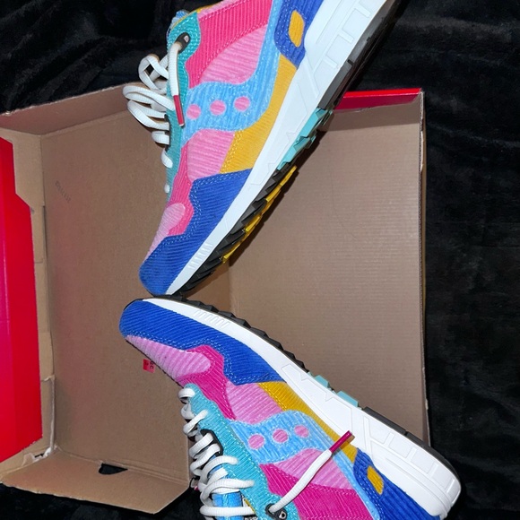 Saucony Shadow 5000 Blue Pink Yellow Sneakers - Picture 2 of 9